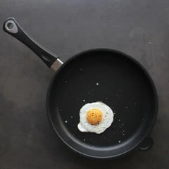 AMT Gastroguss Non-Stick Tossing Pan 28cm